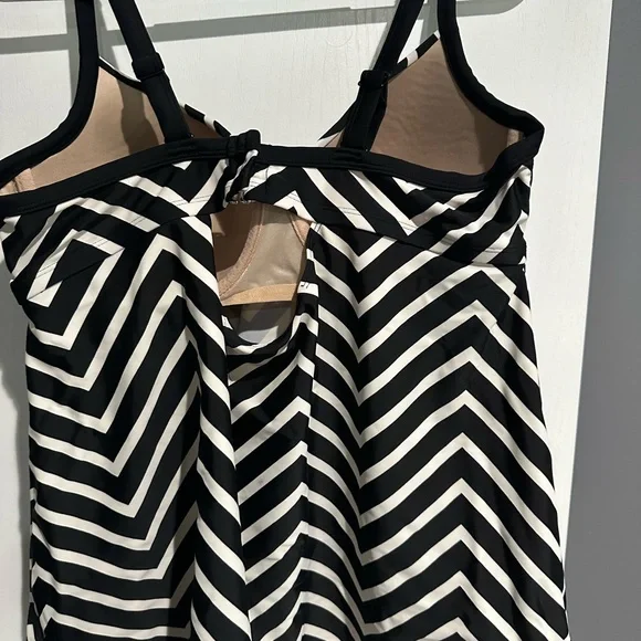 Tankini swim top - Picture 2 of 5